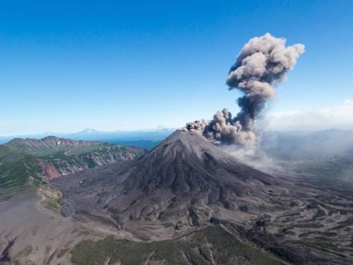 Как происходит извержение вулкана