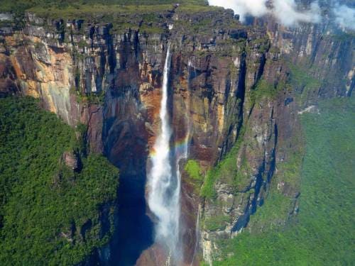 Водопад Анхель на реке Кереп в Венесуэле