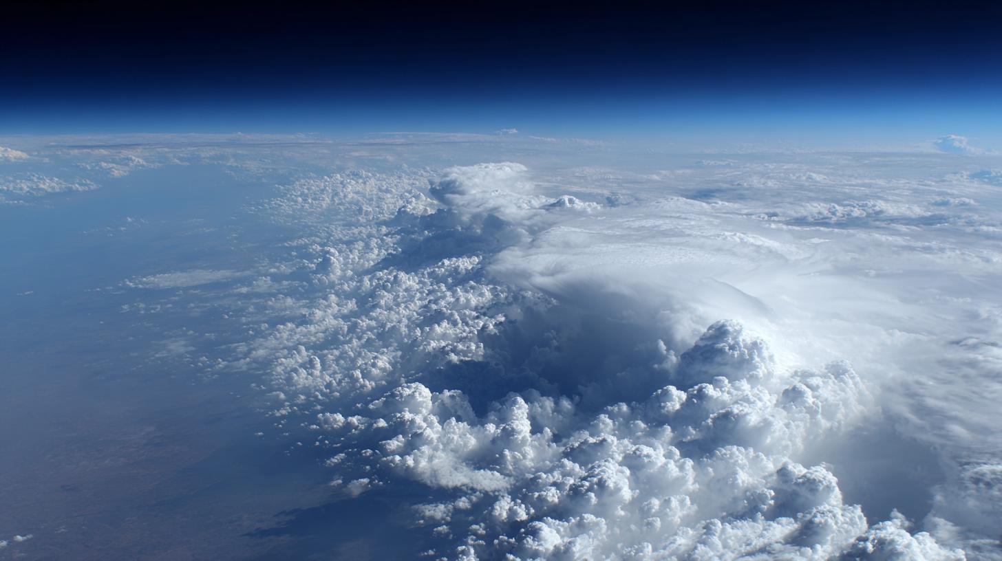 Стратосфера и тропосфера: где заканчивается жизнь и начинается космос. Где проходит рубеж «космоса» Стратосфера и тропосфера: где заканчивается жизнь и начинается космос. Где проходит рубеж «космоса»